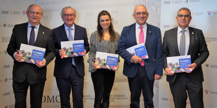 “10 años de Colegiación y Cooperación” de la FCOMCI, un homenaje al vínculo histórico entre médicos y ayuda humanitaria