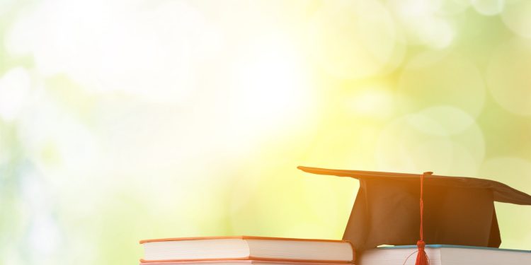 El Dr. Diego Villagrán Sancho, colegiado del COMCADIZ en 2021, ganador del Premio Jesús Galán al mejor expediente en Medicina