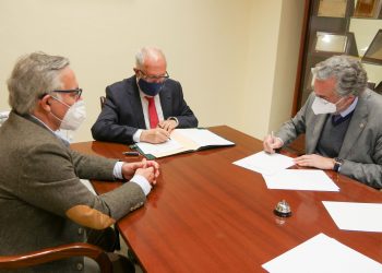 El Colegio de Médicos y el Ateneo suscriben un convenio para promover acciones conjuntas de índole profesional, social, científico y cultural