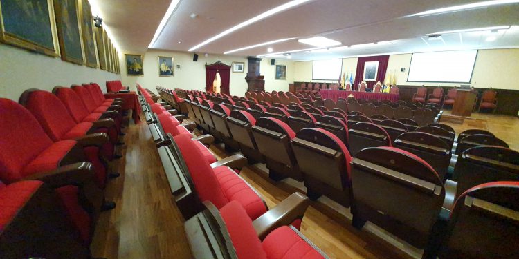 17 de febrero: Los Dres. Doello González, Accésit del Premio del COMCADIZ, y De Motrico Álvarez, Premio Ayuntamiento de San Fernando, exponen sus trabajos en la Academia de Medicina