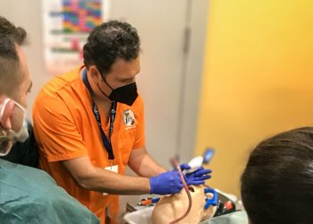 “Hemos formado ya a más de 2.000 profesionales a nivel nacional en el manejo de la vía aérea”