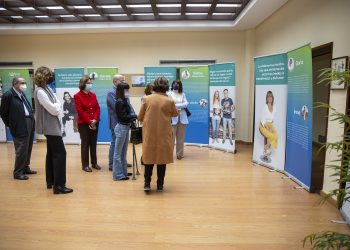 El Colegio de Médicos acoge hasta el 29 de abril la muestra “Las caras de la meningitis”, un canto a la superación a través del testimonio de pacientes