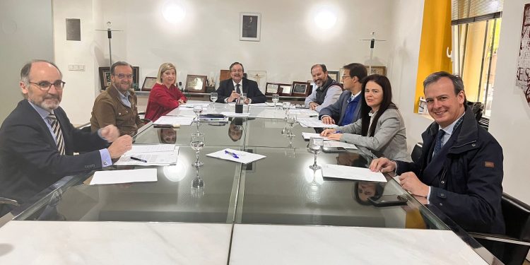 Los colegios sanitarios andaluces abordan la publicidad sanitaria y las tasas administrativas