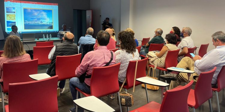 Arrancó en la sede del COMCADIZ en el Campo de Gibraltar el ciclo ‘MAYUSCULTURA, Cultura con mayúsculas’