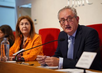 El CGCOM presenta una batería de propuestas ante la falta de adjudicación de plazas MIR
