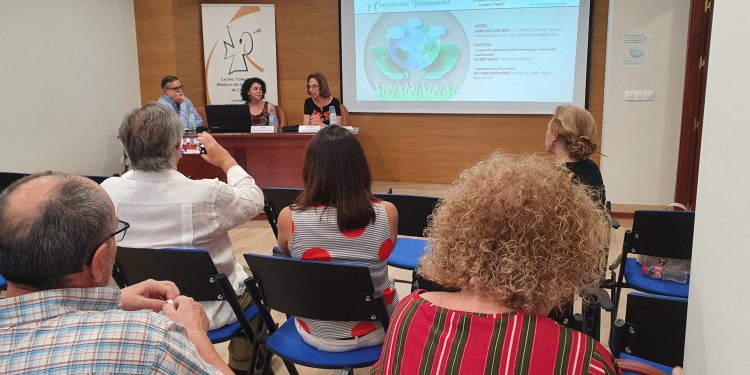 Recursos hídricos, temperaturas extremas, consumo abusivo… el COMCADIZ aborda junto a expertos algunas claves de futuro en el trinomio salud, medio ambiente y cooperación internacional