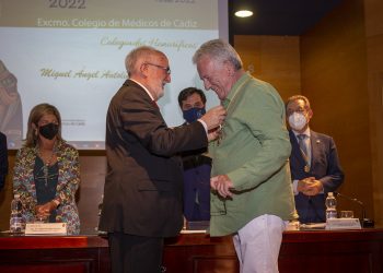 Orden del Perpetuo Socorro: el reconocimiento del COMCADIZ a 50 años de entrega a la profesión
