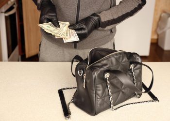 Colegiados víctimas de hurto en su lugar de trabajo