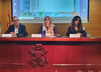 El COMCADIZ acogió la tradicional mesa redonda por el Día del Cáncer de Mama organizada por la Unidad de Patología Mamaria del Puerta del Mar