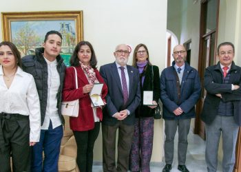 El Colegio de Médicos de Cádiz homenajea a los colegiados en activo fallecidos a causa de la pandemia