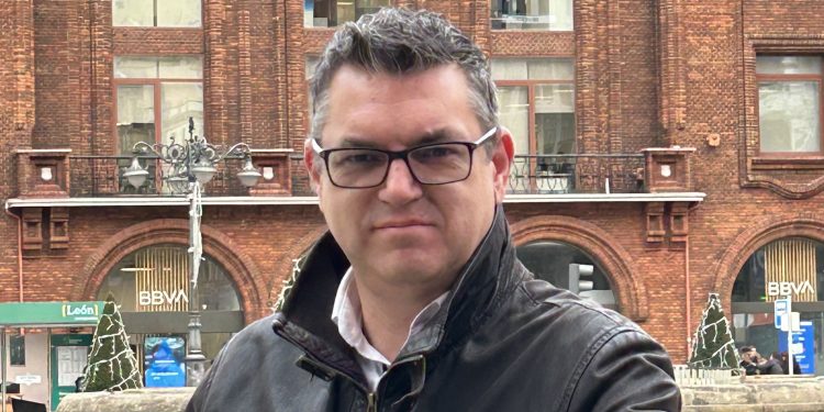 La FPSOMC premia la novela ‘Señor de Peñallana’ del médico rural Dr. Ángel Cabezas