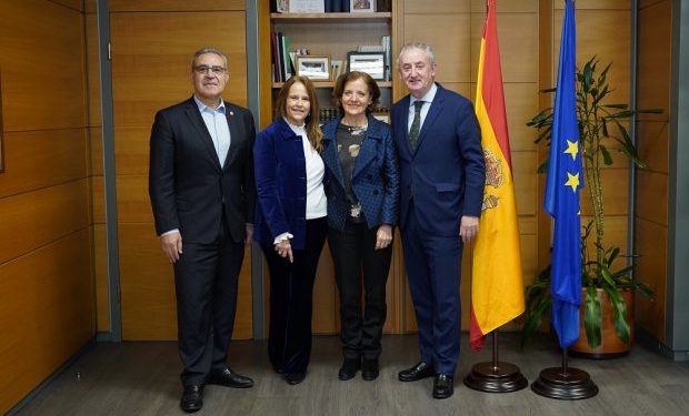 La Fundación para la Protección Social de la OMC y la Asociación de Médicos Escritores y Artistas se unen para promover la divulgación literaria