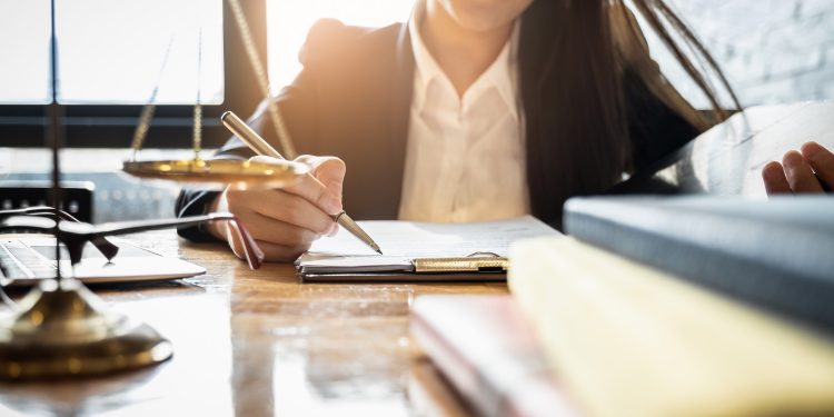 Colegiadas agredidas: defenderse mediante la denuncia