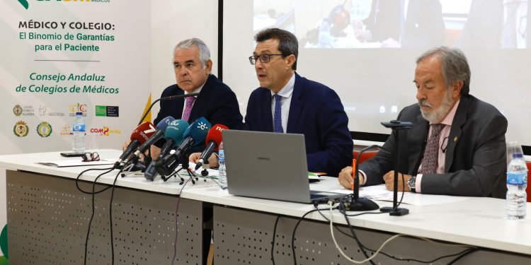 El CACM defiende el papel del médico de la sanidad privada ante las compañías