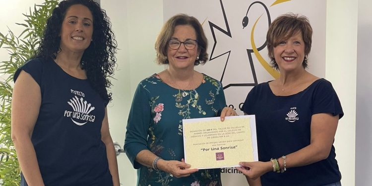 El COMCADIZ destina el importe de las inscripciones del taller sobre rabietas celebrado en el Campo de Gibraltar a la Asociación ‘Por una sonrisa’