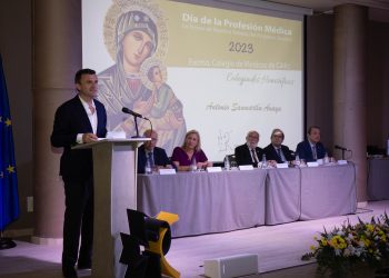 Bruno García, Alcalde de Cádiz: “Quiero dejar hoy aquí un compromiso firme de colaboración entre el Ayuntamiento y el Colegio de Médicos”