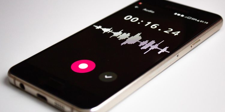 Tertulia conmigo solo: ‘¿Es legal que el paciente grabe la conversación con su médico?’