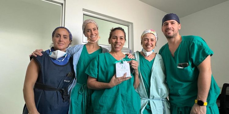 Profesionales sanitarios de los hospitales de Algeciras y Jerez desarrollan un proyecto de cooperación internacional en un hospital de San Salvador