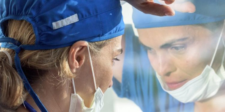 Las bajas por salud mental entre los médicos aumentan un 247% de 2022 a 2023