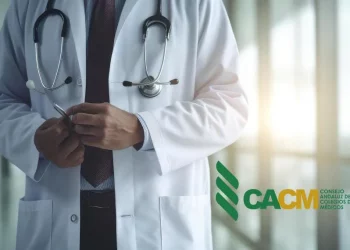 El CACM y el COMCADIZ solicitan a la Consejería la creación del grupo A1 plus para los médicos