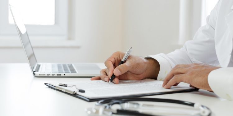 Dr. Ignacio Vallés: “Siendo médico, “¿cómo no voy a apostar por ayudar con mi pequeña cuota a mis compañeros y familiares necesitados?”