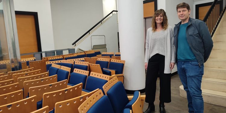 El patio de butacas del Salón de Actos del COMCADIZ tendrá una ‘segunda vida’ como sala de conferencias del Colegio San Felipe Neri