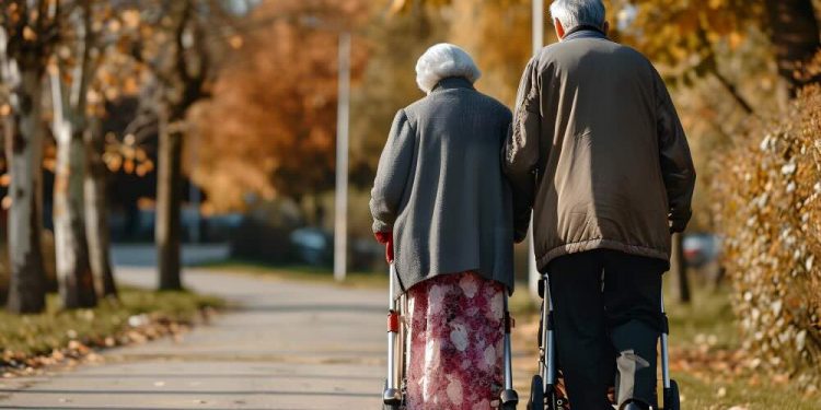 Senior world. (1 de octubre de 2024, Día Internacional de las Personas Mayores)