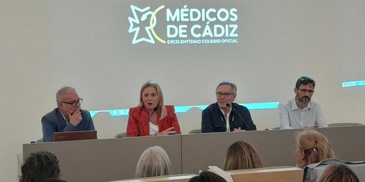 Celebrada en el Colegio de Médicos: El Puerta del Mar dedica su tradicional mesa redonda por el Día Mundial del Cáncer de Mama al ejercicio físico y la rehabilitación