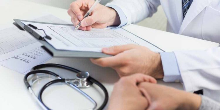 ¿Qué requisitos debe reunir el colegiado para ser perito judicial?