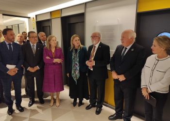 El Colegio de Médicos tiende un puente hacia el futurocon la inauguración de su nueva sede en el Edificio Glorieta