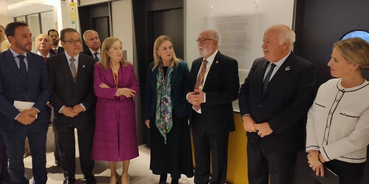 El Colegio de Médicos tiende un puente hacia el futurocon la inauguración de su nueva sede en el Edificio Glorieta