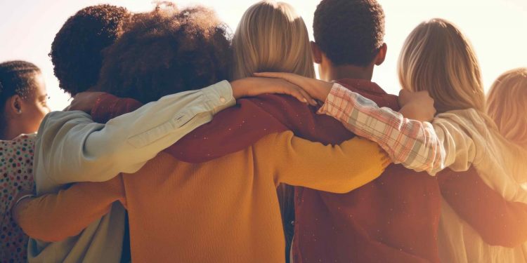 Mai estareu solos (Nunca estaréis solos) – 20 diciembre 2024, Día internacional de la Solidaridad Humana