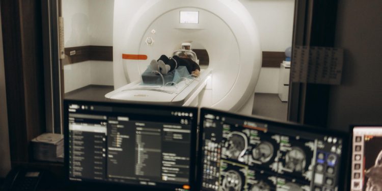 Medicina defensiva: contraria a la Deontología y fuente de responsabilidad grave