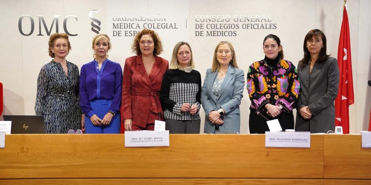 Felicidad Rodríguez: “Las mujeres son mayoritarias en la profesión médica y debe reconocerse en aras de lograr una mayor eficacia y eficiencia en las instituciones sanitarias”