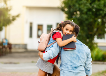 La FPSOMC amplía sus ayudas económicas de escuelas infantiles para los hijos de médicos en formación