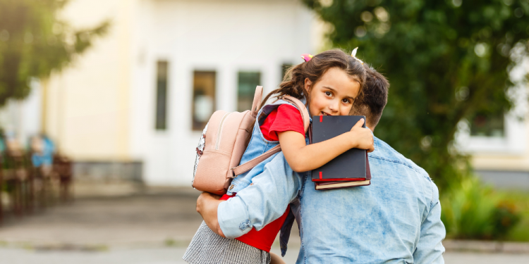 La FPSOMC amplía sus ayudas económicas de escuelas infantiles para los hijos de médicos en formación