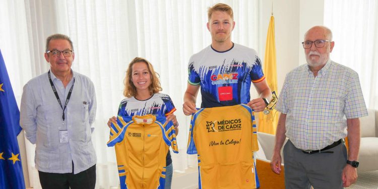 El COMCADIZ debutará en el Campeonato de España de Ciclismo para Médicos con el equipo formado por Marta Rebollo y Rafael Ponce