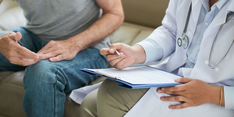 ¿Qué noticias ha de dar el médico al paciente y cuándo?