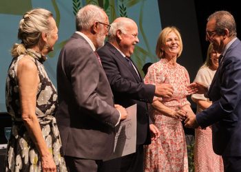 El Colegio de Médicos rinde homenaje a la colegiación de la provincia en el Día de la Profesión