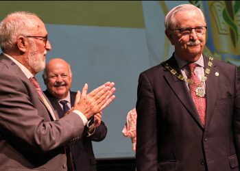 Serafín Romero, tras recibir la Cruz de Honor de la Orden del Perpetuo Socorro: “Defendamos la humanización de la práctica médica”