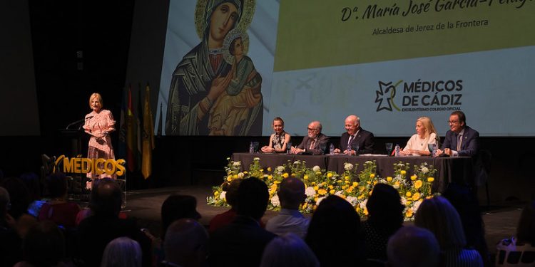 María José García-Pelayo, alcaldesa de Jerez: “Os agradezco todo lo que la profesión médica hace por la provincia”