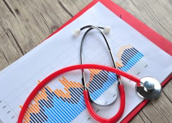 No faltan médicos, se necesita planificación a medio y largo plazo e incentivos para garantizar la equidad territorial