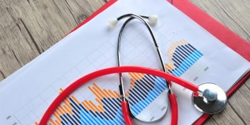 No faltan médicos, se necesita planificación a medio y largo plazo e incentivos para garantizar la equidad territorial