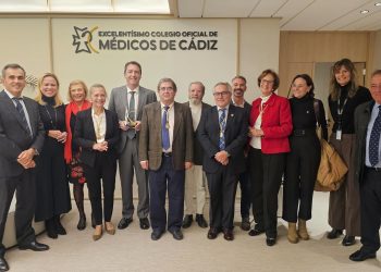 El Dr. Juan Carlos Durán Alonso recibe el Premio Medicina Gaditana 2025 del Colegio de Médicos