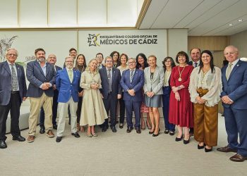 La Dra. Felicidad Rodríguez reclama en la toma de posesión de la nueva Junta Directiva el «protagonismo y el reconocimiento que la profesión merece»