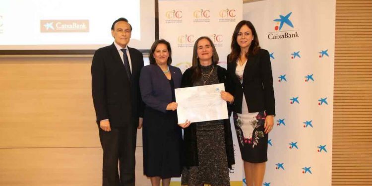 La Dra. Alonso Ojembarrena, colegiada del COMCADIZ, ganadora del 23º Premio de Investigación COMCÓRDOBA-CAIXABANK