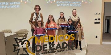 Hijos y nietos de colegiados dibujan la Navidad para el COMCADIZ