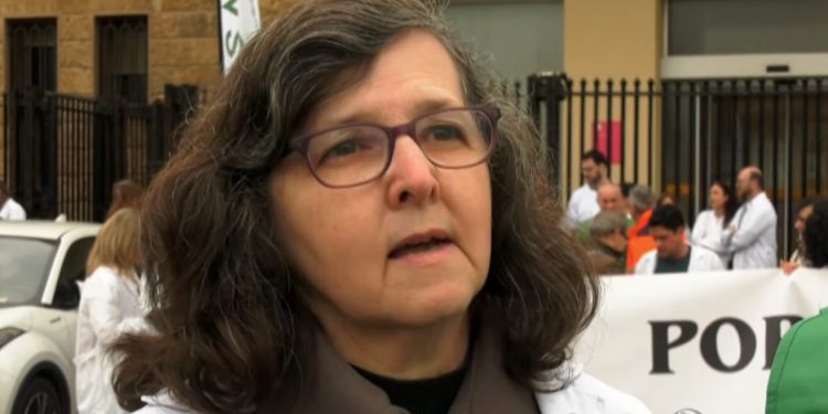 Luisa Ortega, Vocal de Hospitales del COMCADIZ, sobre la huelga médica: “Luchamos por la sanidad pública y por la seguridad del paciente”