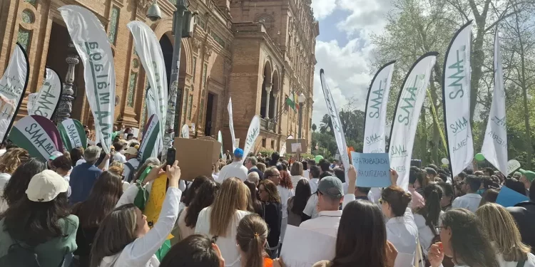 18-M: Más de 2.000 facultativos de Andalucía llevan a Sevilla la demanda de un Estatuto Marco propio