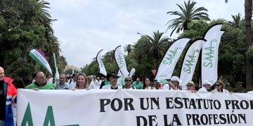 El COMCADIZ facilitó la asistencia de los colegiados a la manifestación autonómica celebrada en Málaga